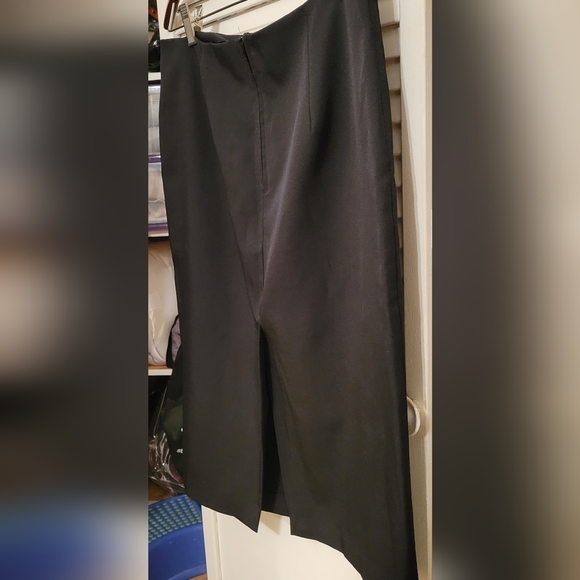 Odds and Evens Slim Skirt Back Zipper and long Slit Stretch in Size 9 - Picture 5 of 7